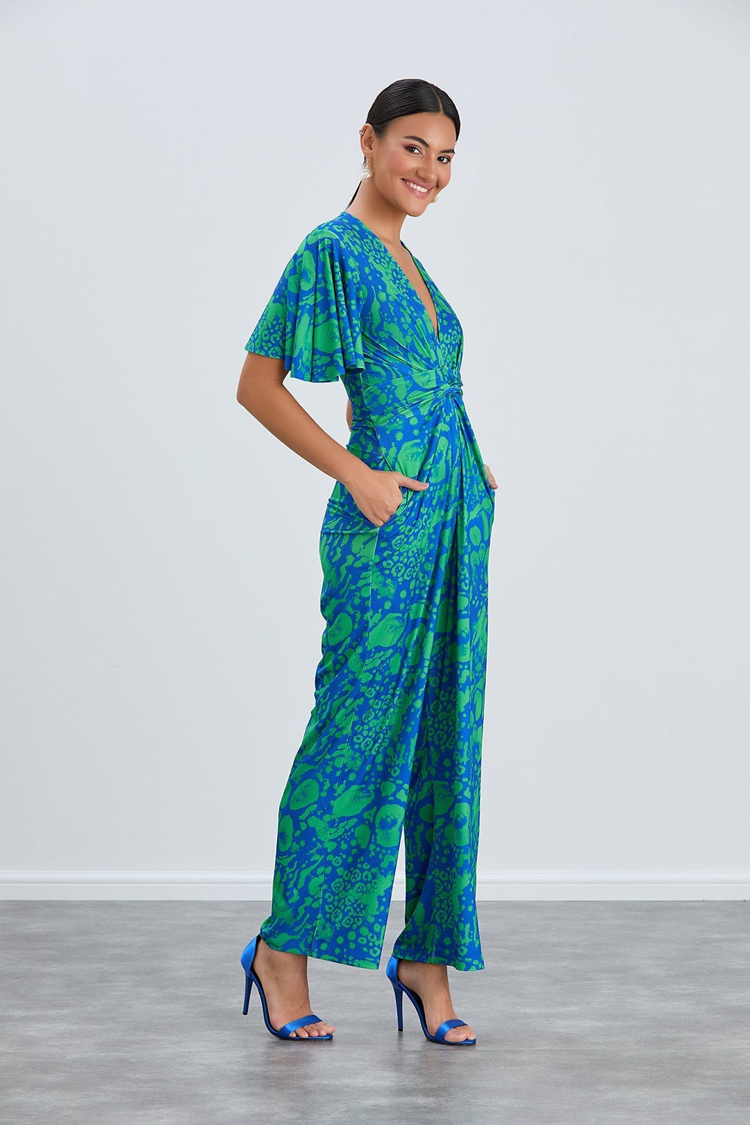 Tropical Green Angel Sleeve Maxi Jumpsuit with Twist Detail - jqwholesale.com