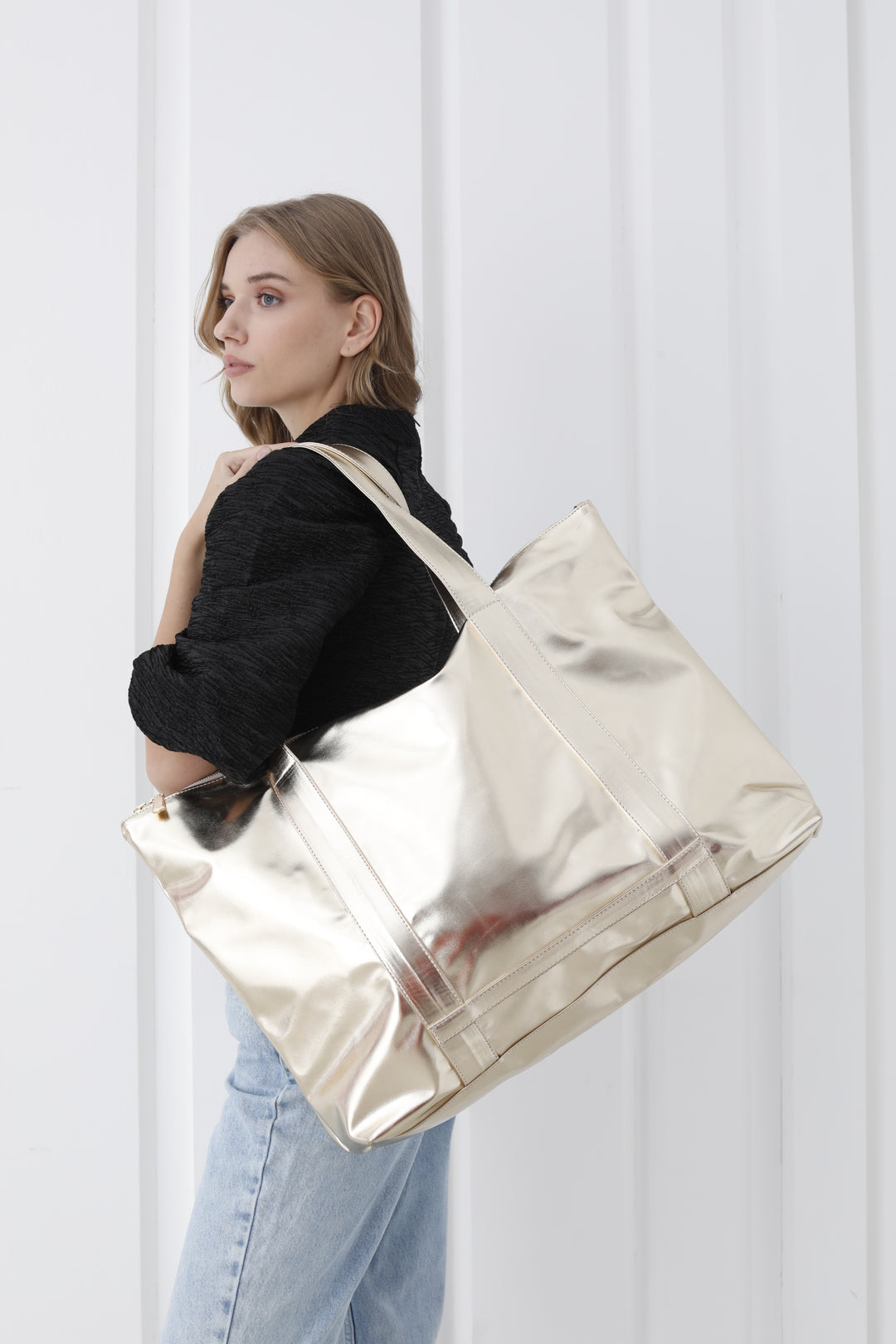 Metallic Finish Pu Leather Weekend Bag - Gold