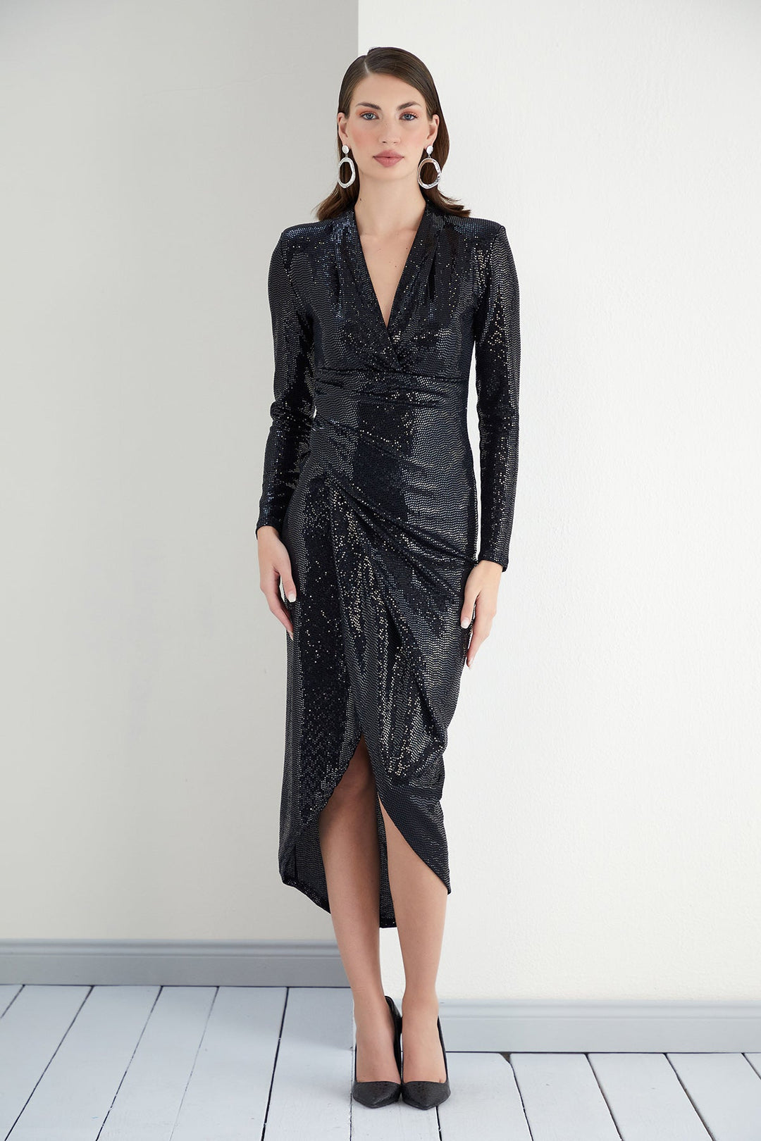 Glimmering Sequin Midi Dress in Black - jqwholesale.com