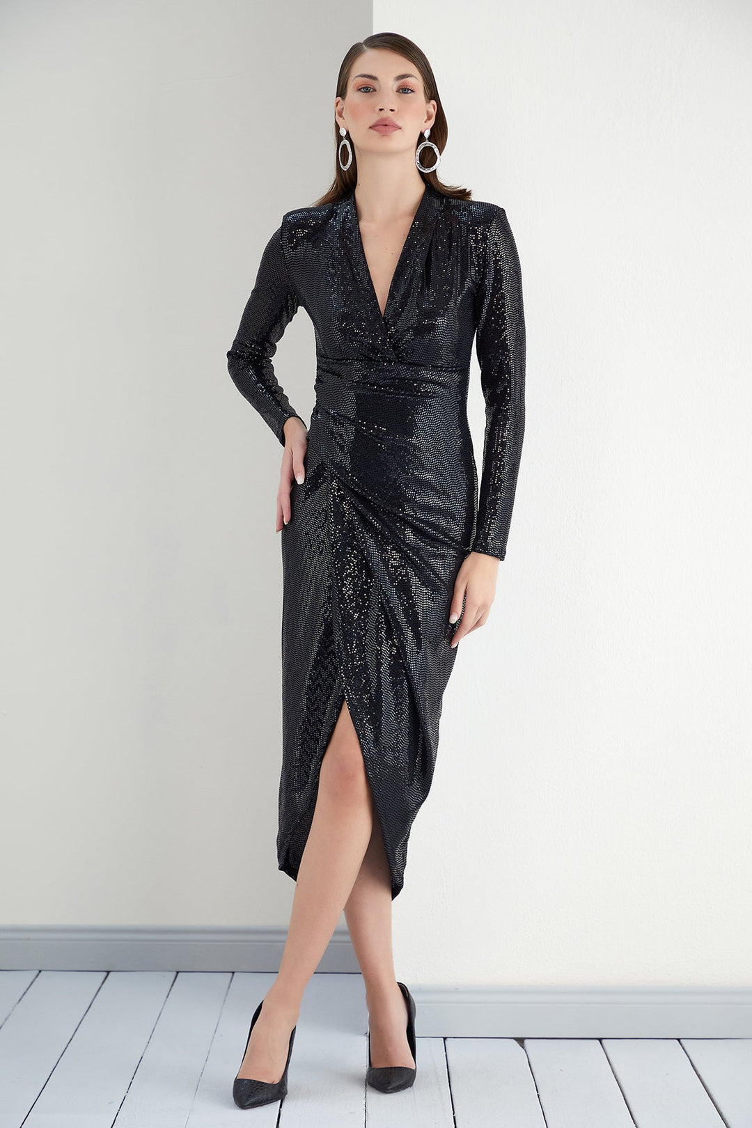 Glimmering Sequin Midi Dress in Black - jqwholesale.com