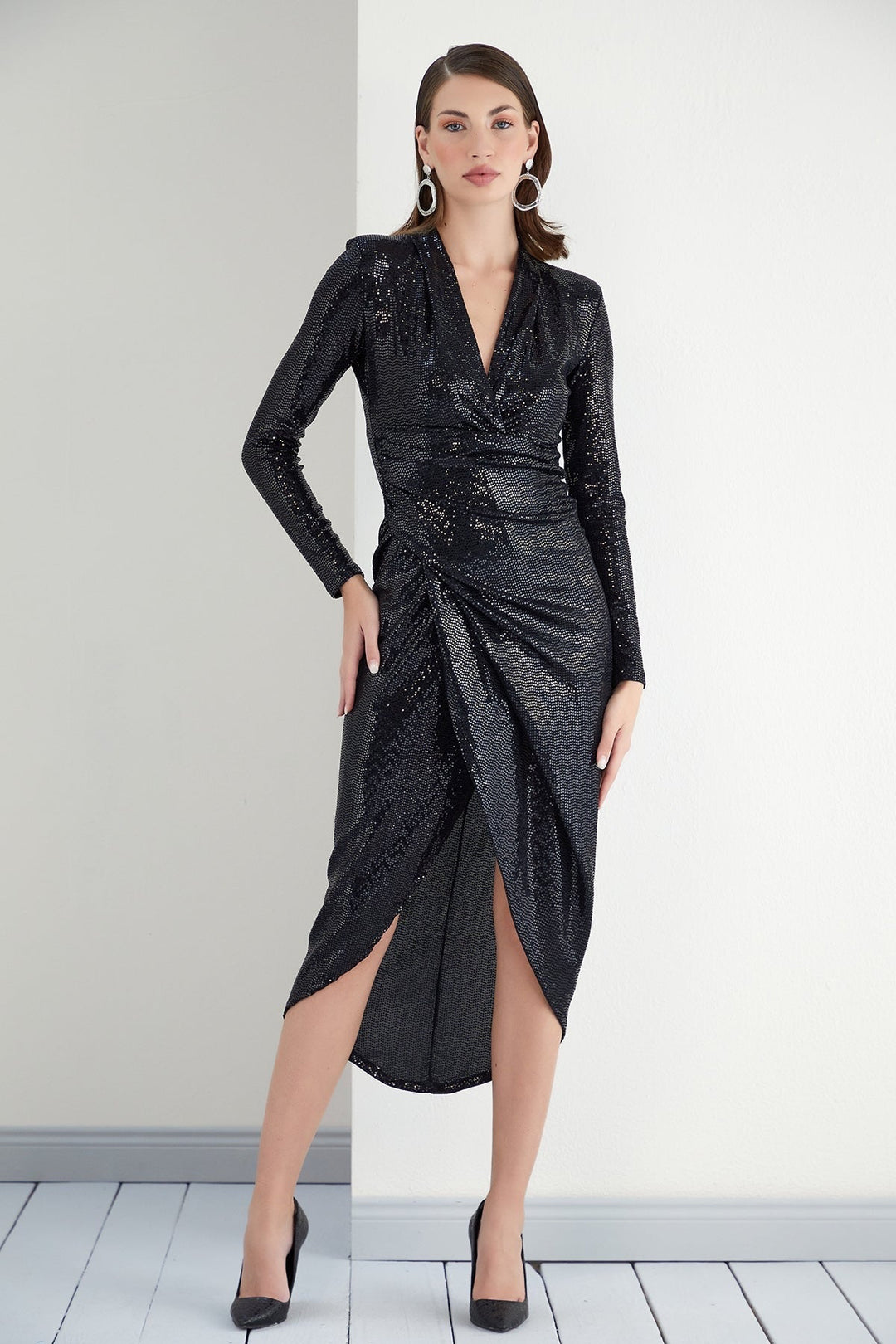 Glimmering Sequin Midi Dress in Black - jqwholesale.com