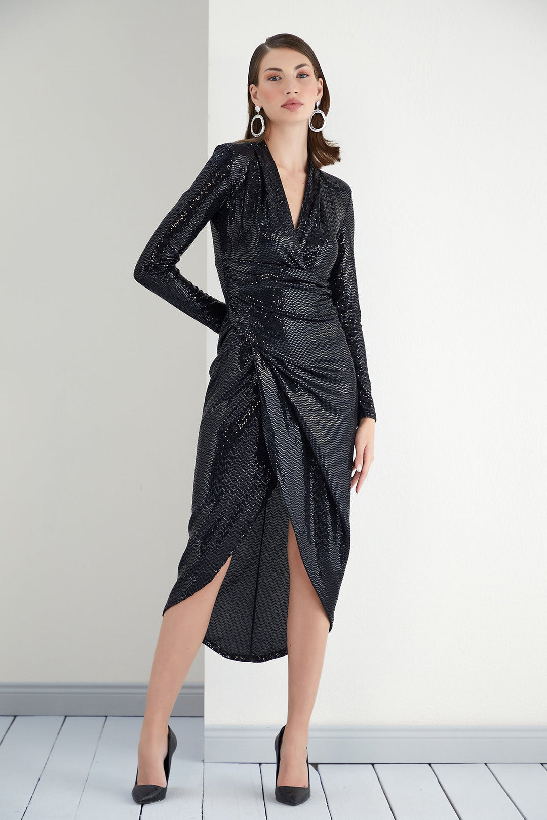 Glimmering Sequin Midi Dress in Black - jqwholesale.com