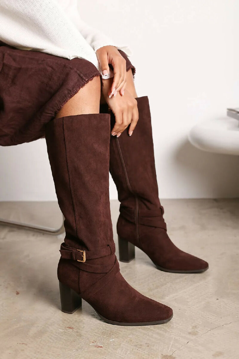 BROWN SUEDE KNEE HIGH BLOCK HEELED BOOT (PACK OF 12 PAIRS UK3-UK8) - jqwholesale.com