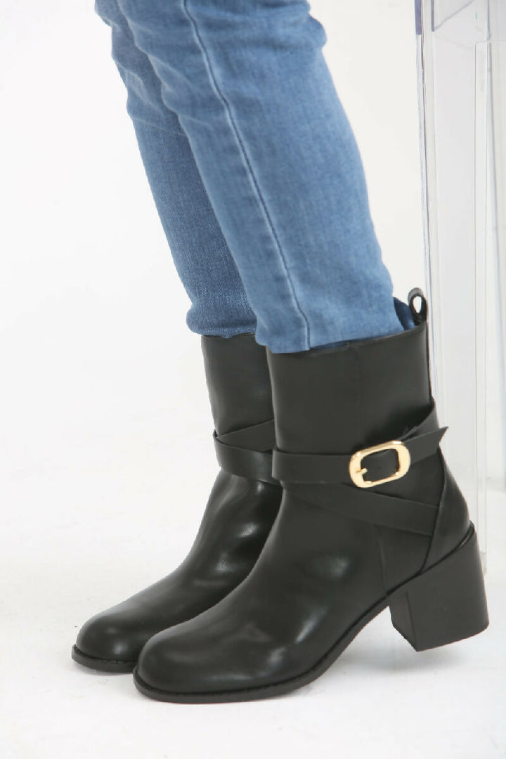BLACK BLOCK HEELED ANKLE BOOTS (PACK OF 12 PAIRS UK3-UK8) - jqwholesale.com