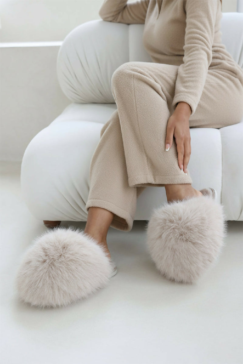 Beige faux fur slippers wholesale