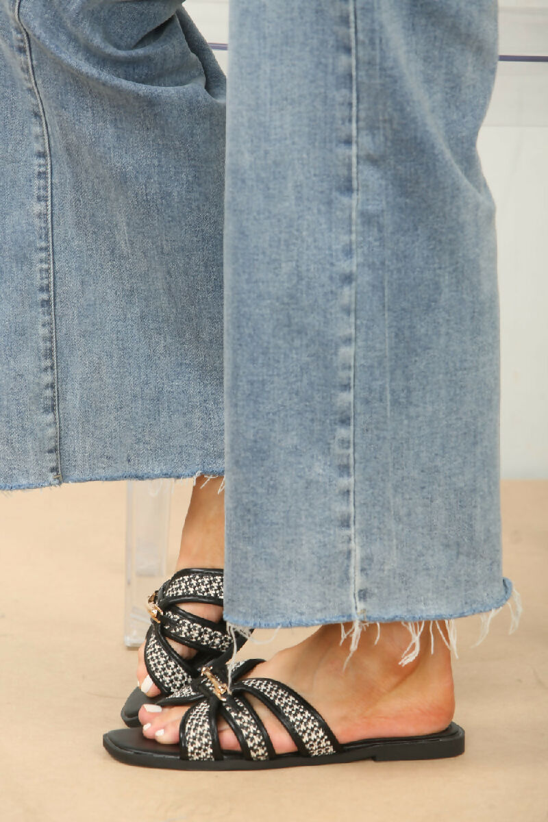 TT2BLACK_8_1000x1500