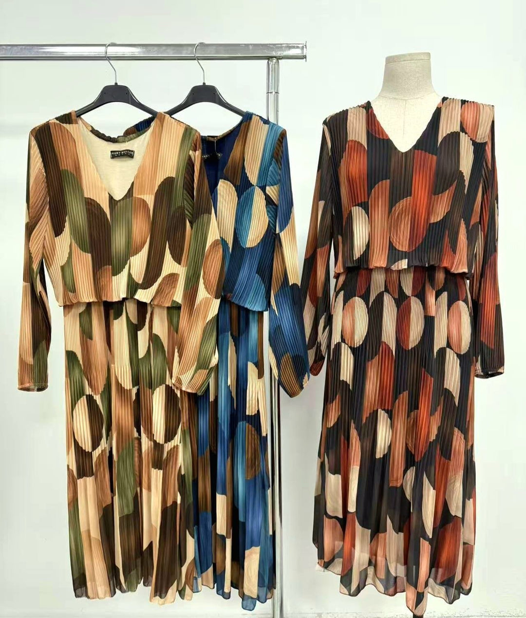 India Plisse V Maxi Dress - jqwholesale.com