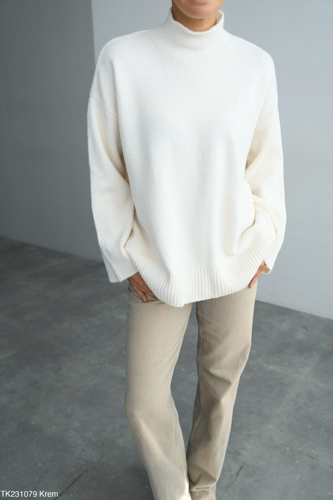 Oversized Soft Knit Mock-Neck Jumper – Cream