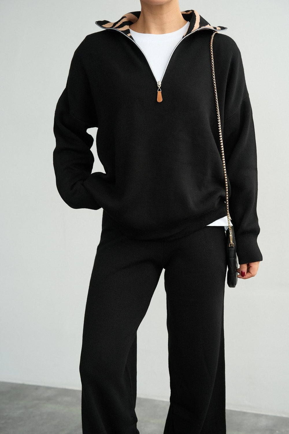 Half-Zip Relaxed Knit Jumper with Contrast Collar – Black - jqwholesale.com