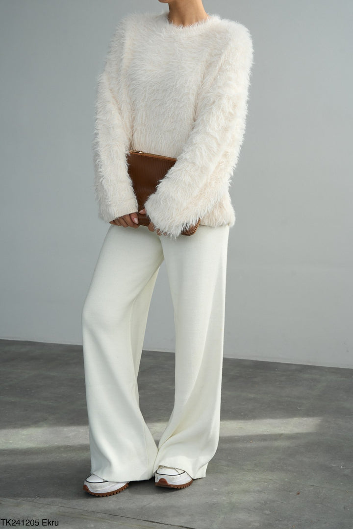 Fluffy Textured Knit Jumper in Ecru