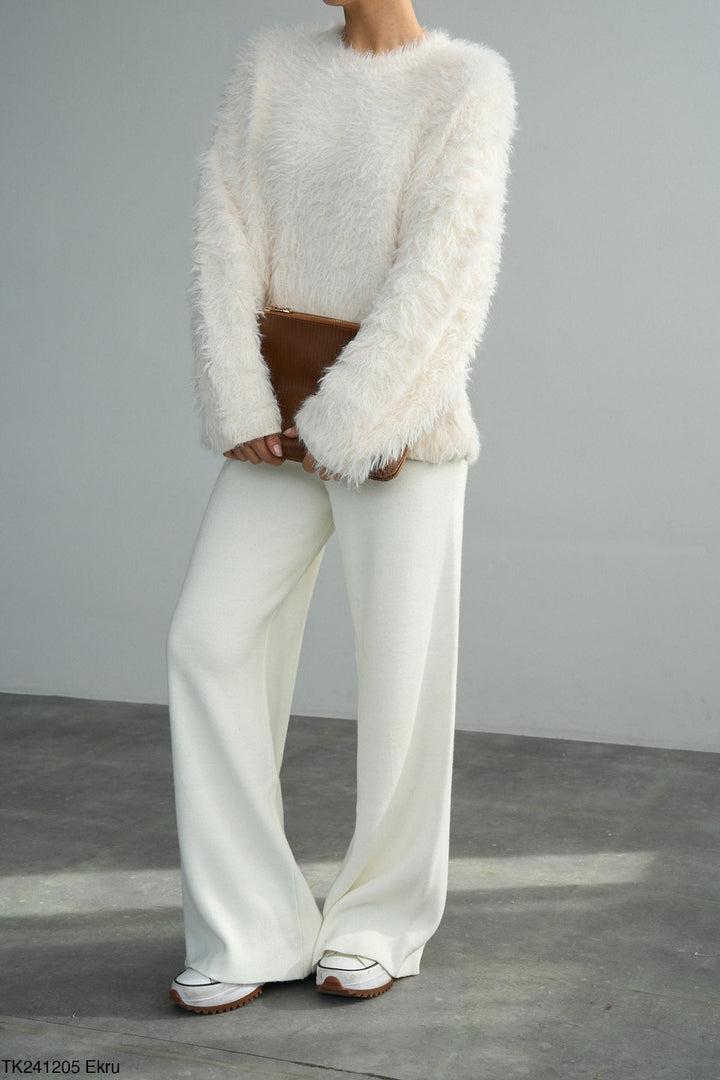 Fluffy Textured Knit Jumper in Ecru - jqwholesale.com