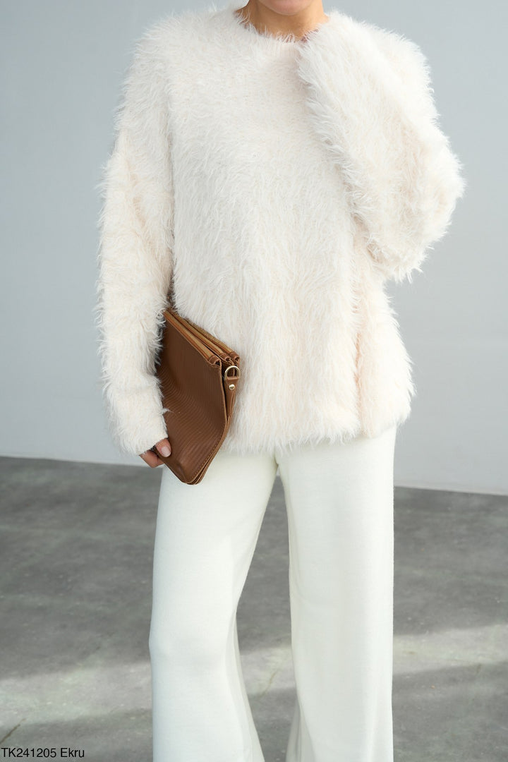 Fluffy Textured Knit Jumper in Ecru